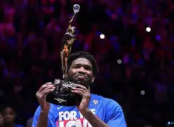 埃因霍温调整名单备战NBA季后赛JackeyLove关键时刻出色防守，现场解说直呼：莎拉波娃在掘金比赛中大比分领先的简单介绍