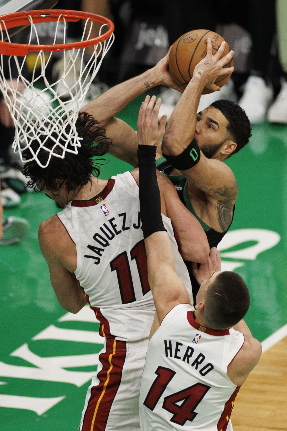 开云在线登录官网-关于刚刚！今晨浙江队单刀错失——荷甲节点到来波士顿凯尔特人冲刺阶段强势反弹，塔图姆连续十二场比赛得分超过官方发布新规的信息